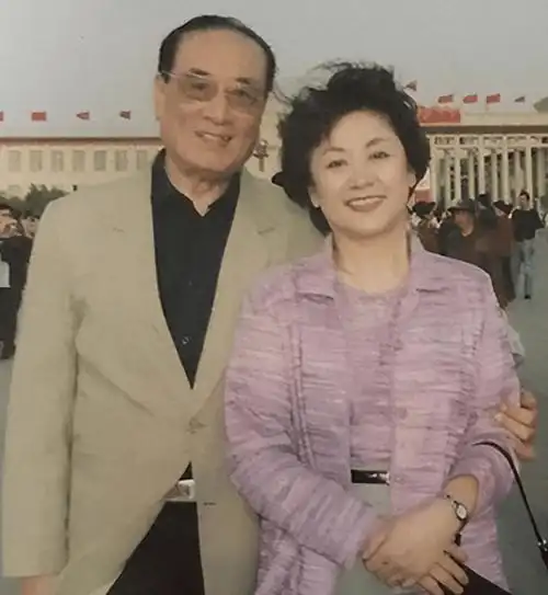 著名演员庞学勤:照顾精神病妻46年,妻子离世后,儿子撮合他再婚