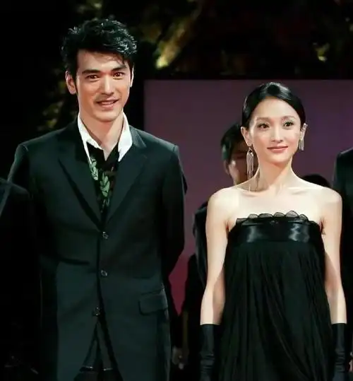 看了金城武对周迅偏爱的"证据",才明白啥叫"英雄难过美人关"