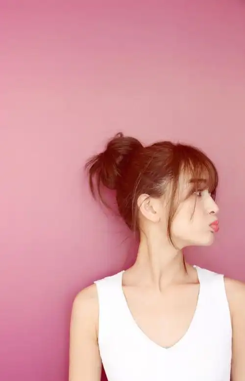 海铃可爱丸子头甜美写真图片