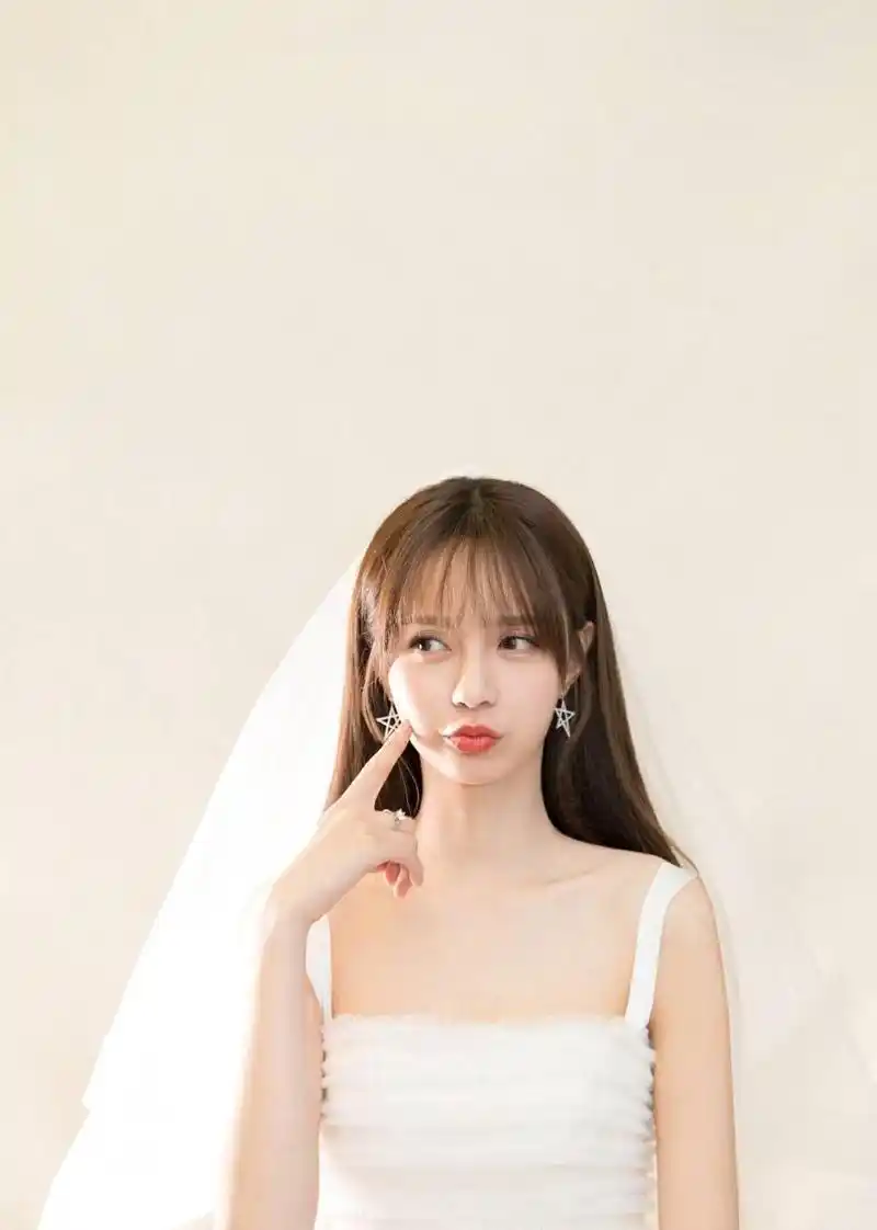 杜海涛有福气!34岁沈梦辰,美得还像个小姑娘!