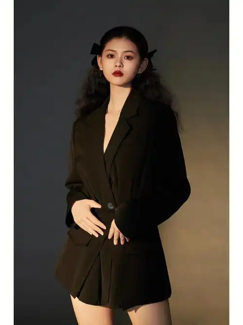 专业模特卡拍摄广州西装风格烟烟