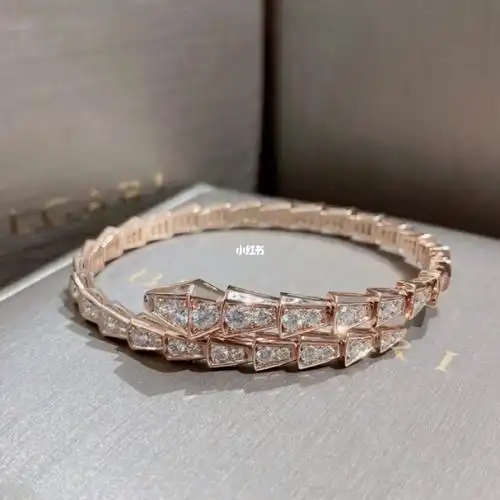bvlgari宝格丽玫瑰 満 钻金蛇手镯
