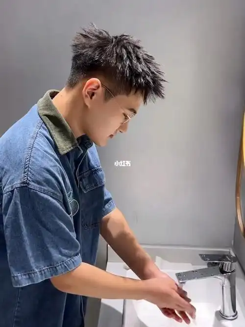 摩根前刺解决细软塌石家庄推荐发型0169