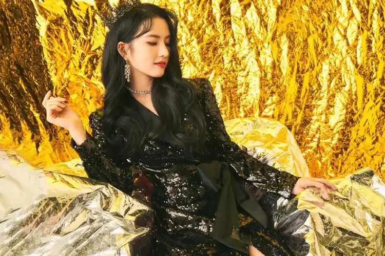 分享一组刘些宁图片给大家,图中的明星图片壁纸会点缀你的电脑桌面