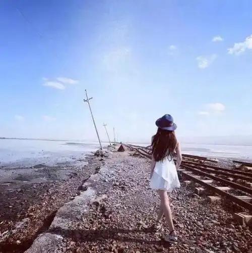 女人图片伤感背影孤独唯美图片