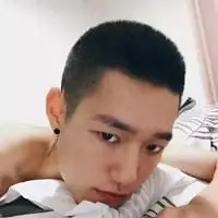 高颜值寸头男头像黑白超帅寸头男生头像图片点击鼠标右键下载