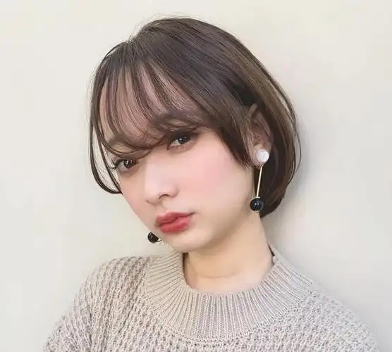 女生圆脸发型设计,圆脸型的女生最在意的是什么呢?图4