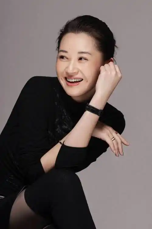 许晴:50 却活出年轻态,成熟女人的韵味与少女情怀_感情_魅力_爱情