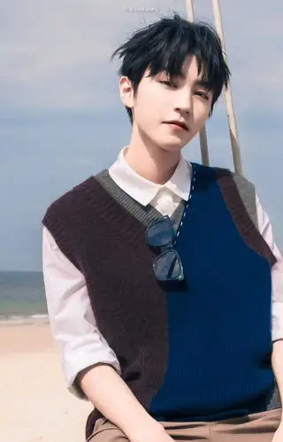 恰好是少年,王俊凯新图