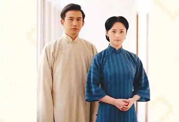 最近,蒋勤勤在一档电视节目中和大家分享了自己对于好友黄磊和孙莉的