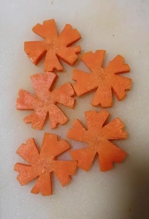 万万姐姐爱生活做的胡萝卜花刀
