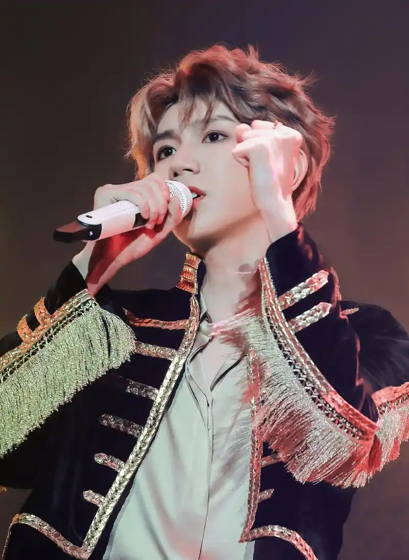 tfboys十周年演唱会门票今天13:58开抢,去看王俊凯王源易烊千玺