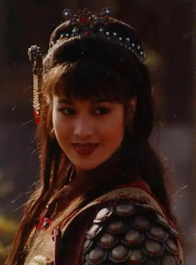 原创郑爽:被誉为"最美扈三娘",如今被人遗忘,54岁还没结婚