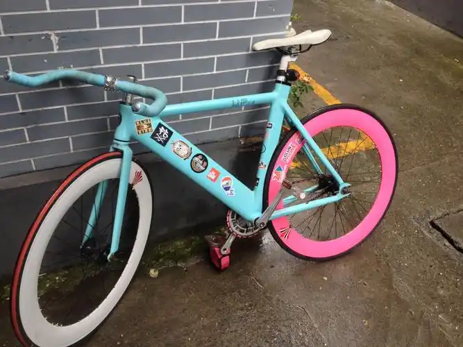 [iphone]8成新死飞自行车1000块 -宽带山社区-第一城市消费门户