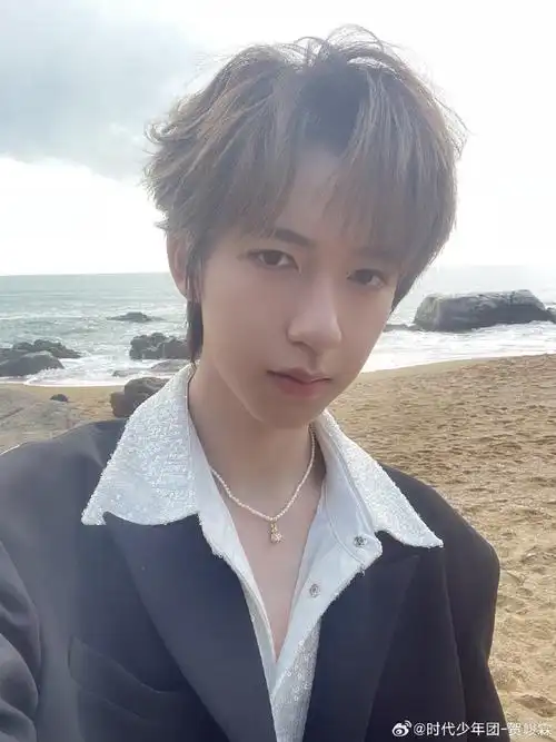 贺峻霖的reaction太有实力了##这是我的岛