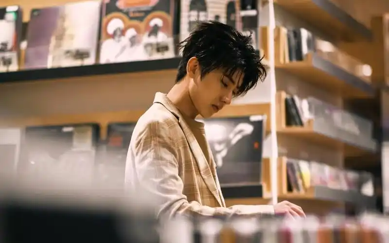 蔡徐坤最新帅气图片桌面壁纸_大陆明星_壁纸下载_美桌网