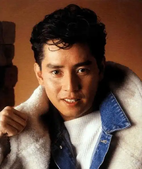 这三张专辑无论是在谭咏麟的个人生涯中还是放在整个香港流行乐坛都是