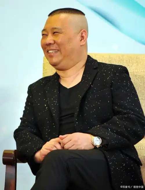 郭麒麟哭上热搜!与郭德纲真实关系,彻底暴露了