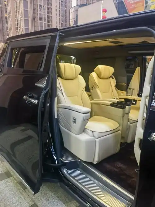 福泉振兴汽车租赁公司,提供法拉利,保时捷帕拉梅拉,保时捷卡宴 - 抖音