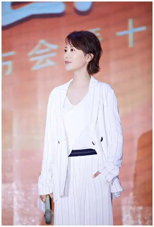 我也很喜欢发型海清的白色衣服.