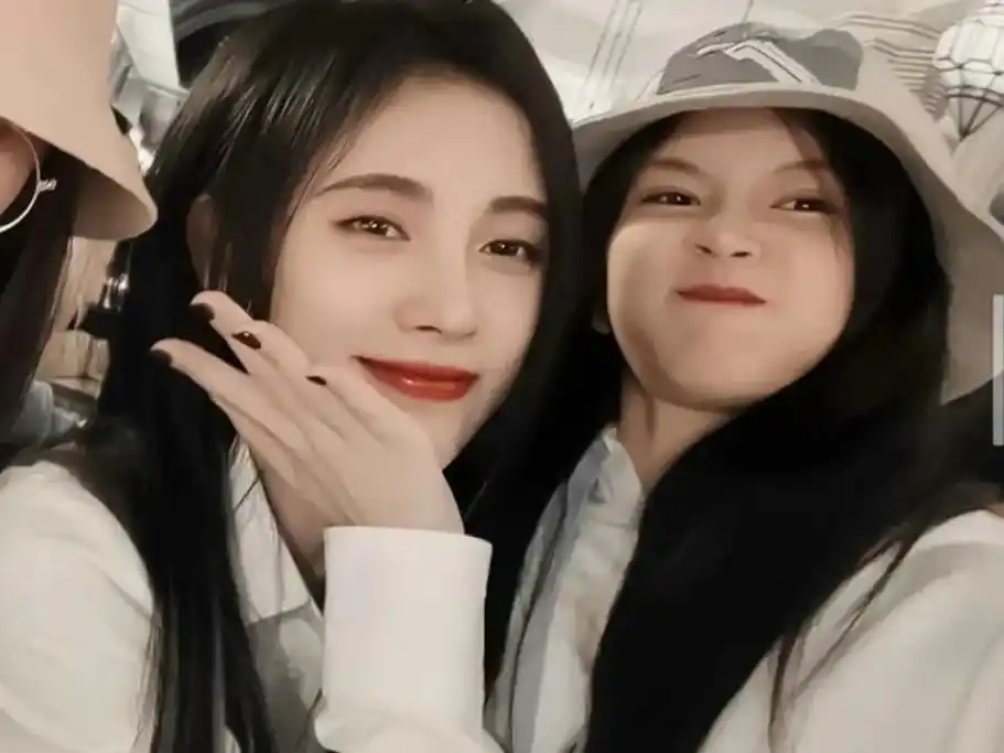 是击不垮的强心脏少女是从不被流言蜚语所左右的鞠婧祎是向阳而生的女