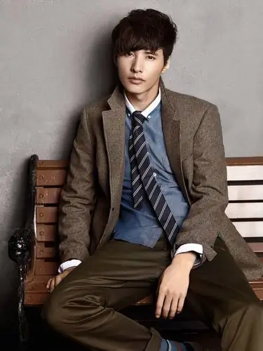 从《蓝色生死恋》里的痴情富二代到电影《大叔》的