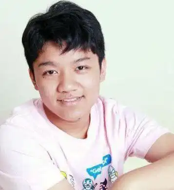 让人看了以后十分感动也在央视一直循环播出"妈妈洗脚"并且当时尤浩然