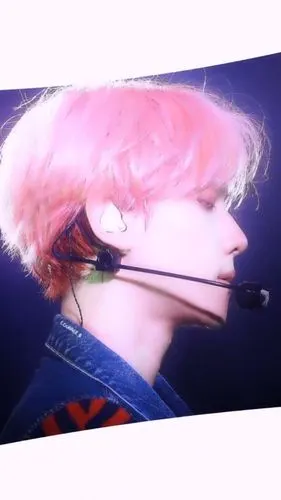 边伯贤粉头发简直绝了