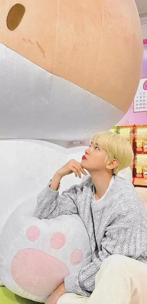 超话@baekhyunee7230527【bbhxblue/luvbeu_/creamily_】伯贤ins壁纸