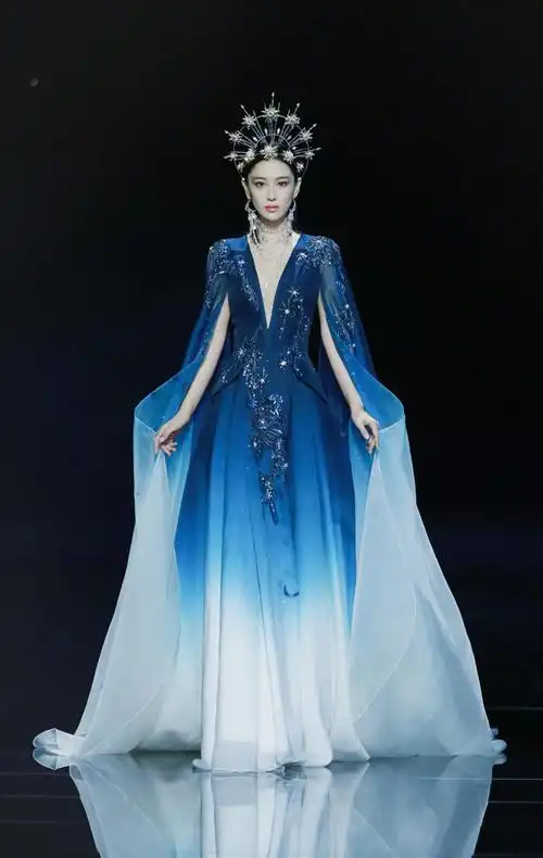 盖娅传说·熊英2021春夏中国国际时装周开幕