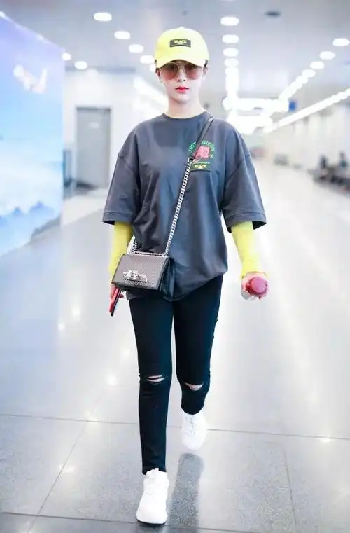 《芳华斗》收官了,郑爽这条牛仔裤却留下了!