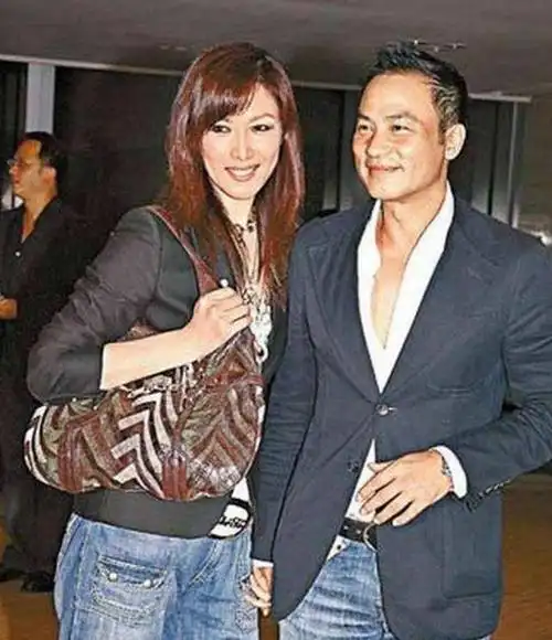 任达华:因爱不要孩子,50岁看到女儿后热泪盈眶,爱妻子更爱女儿