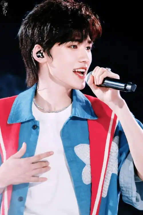 宋亚轩理想之途演唱会##今日星拍放送##520晒出最美应援色