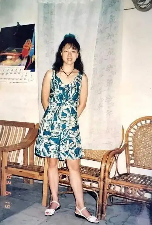 李宁妻子陈永妍美国创业很成功相恋11年才结婚44岁冒险生女