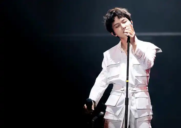 娱乐八卦:赵丽颖,李易峰,陈伟霆,宋茜,林彦俊,周深_演技_台词_平台