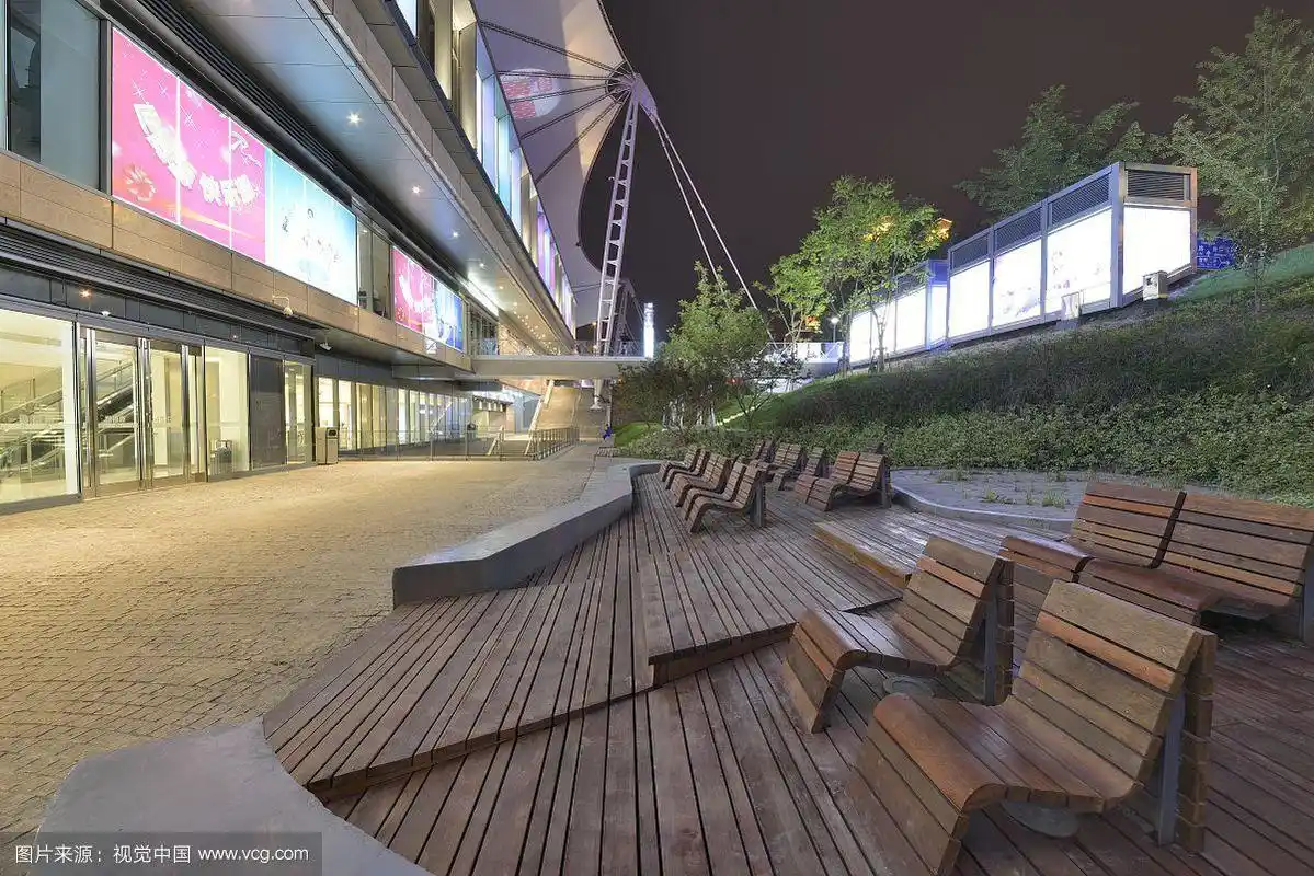 世博源商场外景