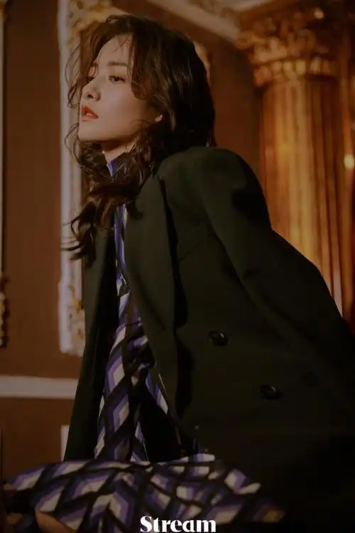 柴碧云复古时尚写真图片