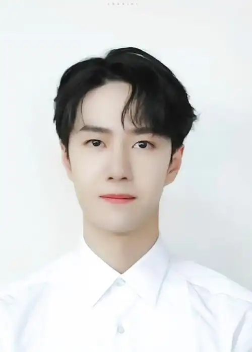 一寸证件照 #王一博[超话]##王一博有翡. 来自_leekiki - 微博