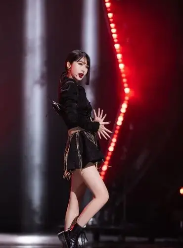 吐槽大会上为假唱事件道歉李菲儿被指内涵angelababy