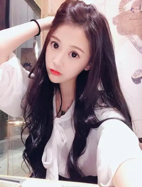 清纯甜美虎牙主播沐莹莹生活照图片美女主播沐莹莹照片欣赏