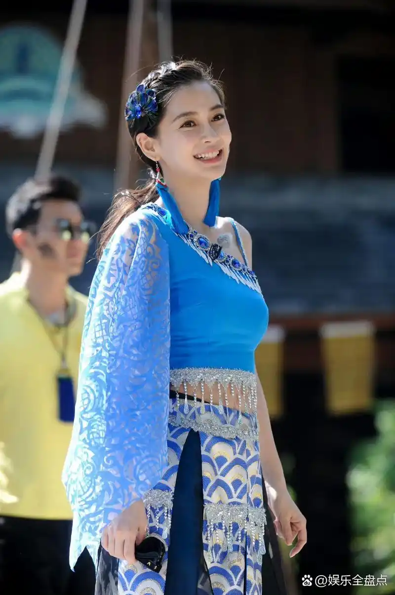 angelababy# 参加跑男的剧照,照片都无修图,但是baby的颜值依然看打
