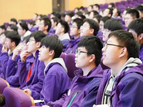 安全重如山行稳方致远清华附中嘉兴实验高级中学举行安全教育大会