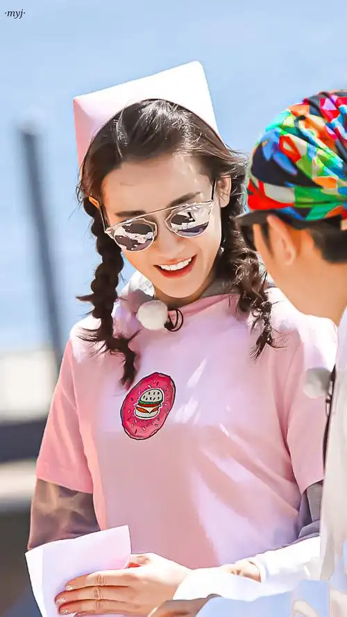 cr: ·myj·沐樱玖 迪丽热巴奔跑吧