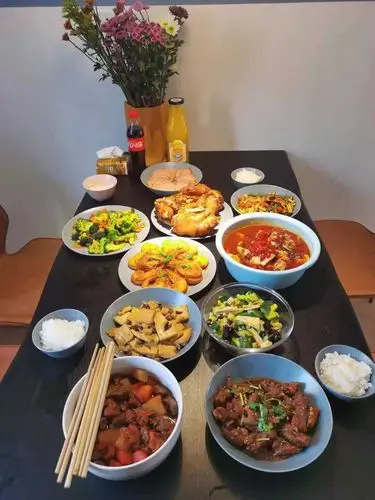 2021年徐夕的年夜饭,千家万户,图片来源我的朋友圈,祝大家以后常备吃