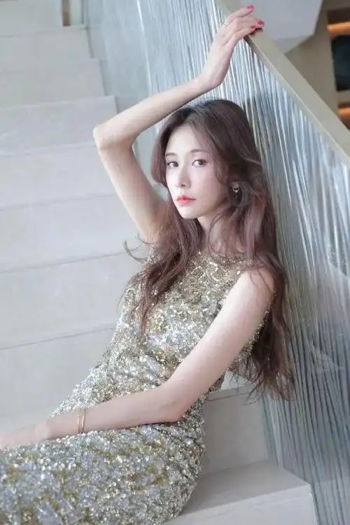 林志玲近照都快认不出来了!