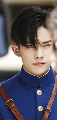 木木易烊千玺军装壁纸大佬真的超帅