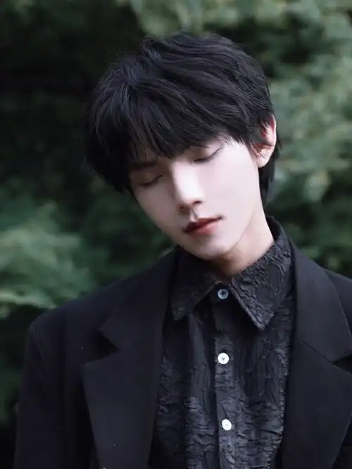 3839363635 98出镜:@于震2dp于震2dp超话#拍出夏日限定