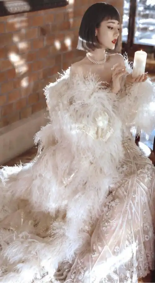 微博之夜迪丽热巴赫本造型星光万丈,竟说自己不像女明星