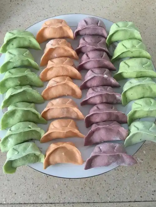 彩色饺子
