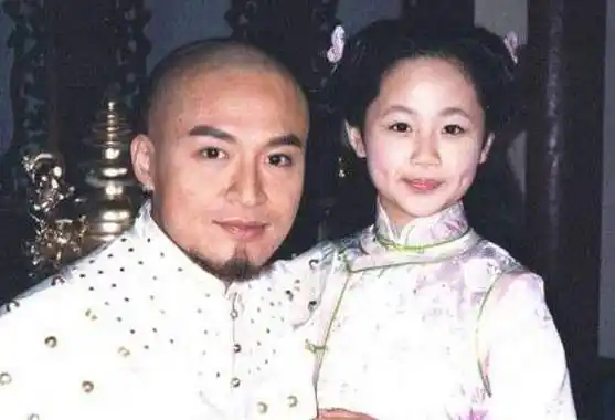 曾搭档杨紫出演《家有儿女》,为留学放弃演戏,31岁长这样_杨丽晓_合作